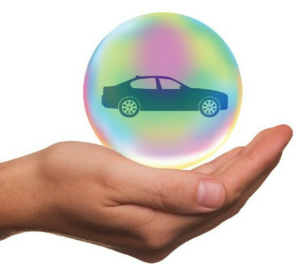 Texas drivers comparing vehicle coverage options